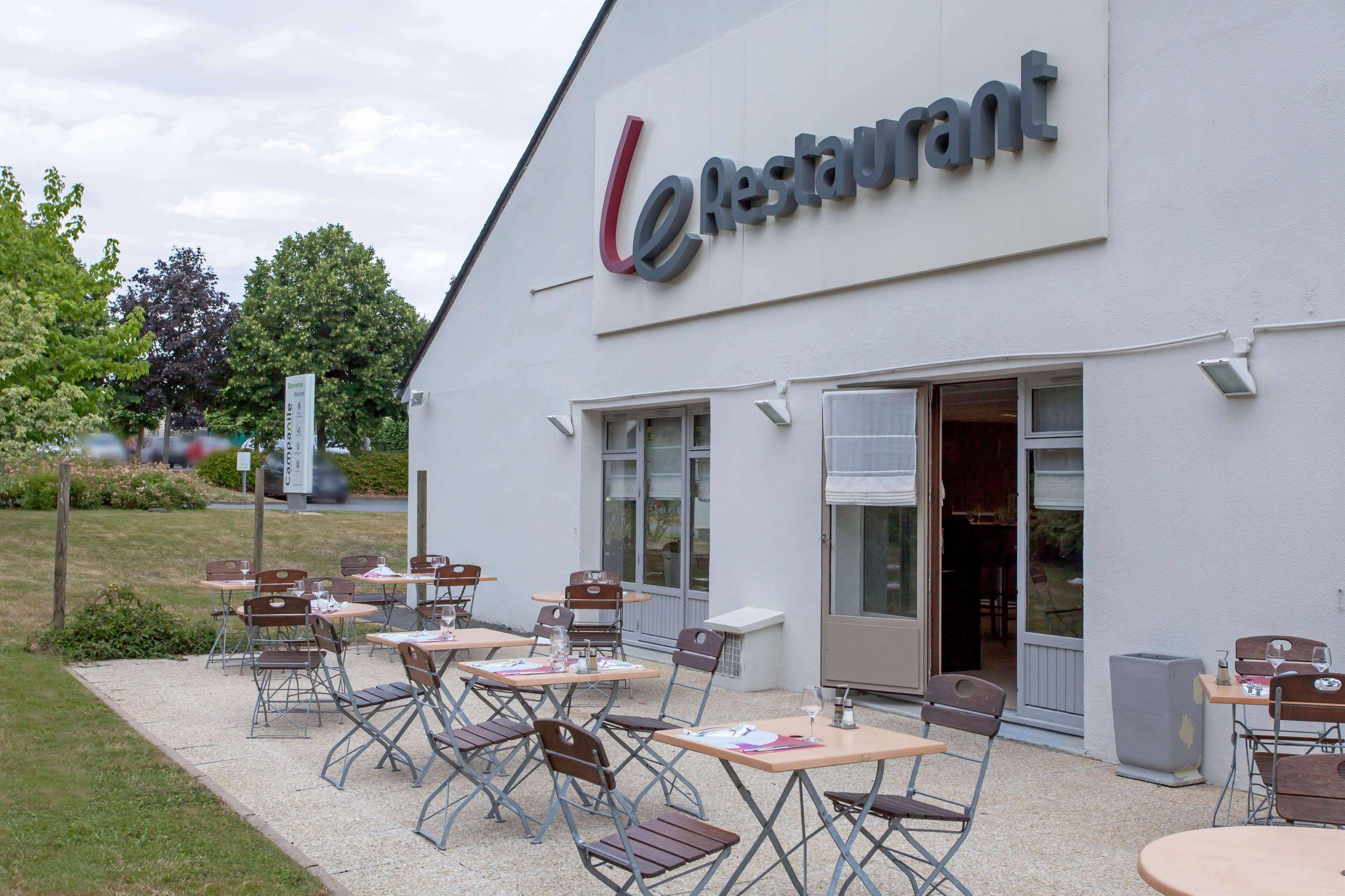 Campanile Angers Ouest - Beaucouze Hotel Exterior photo