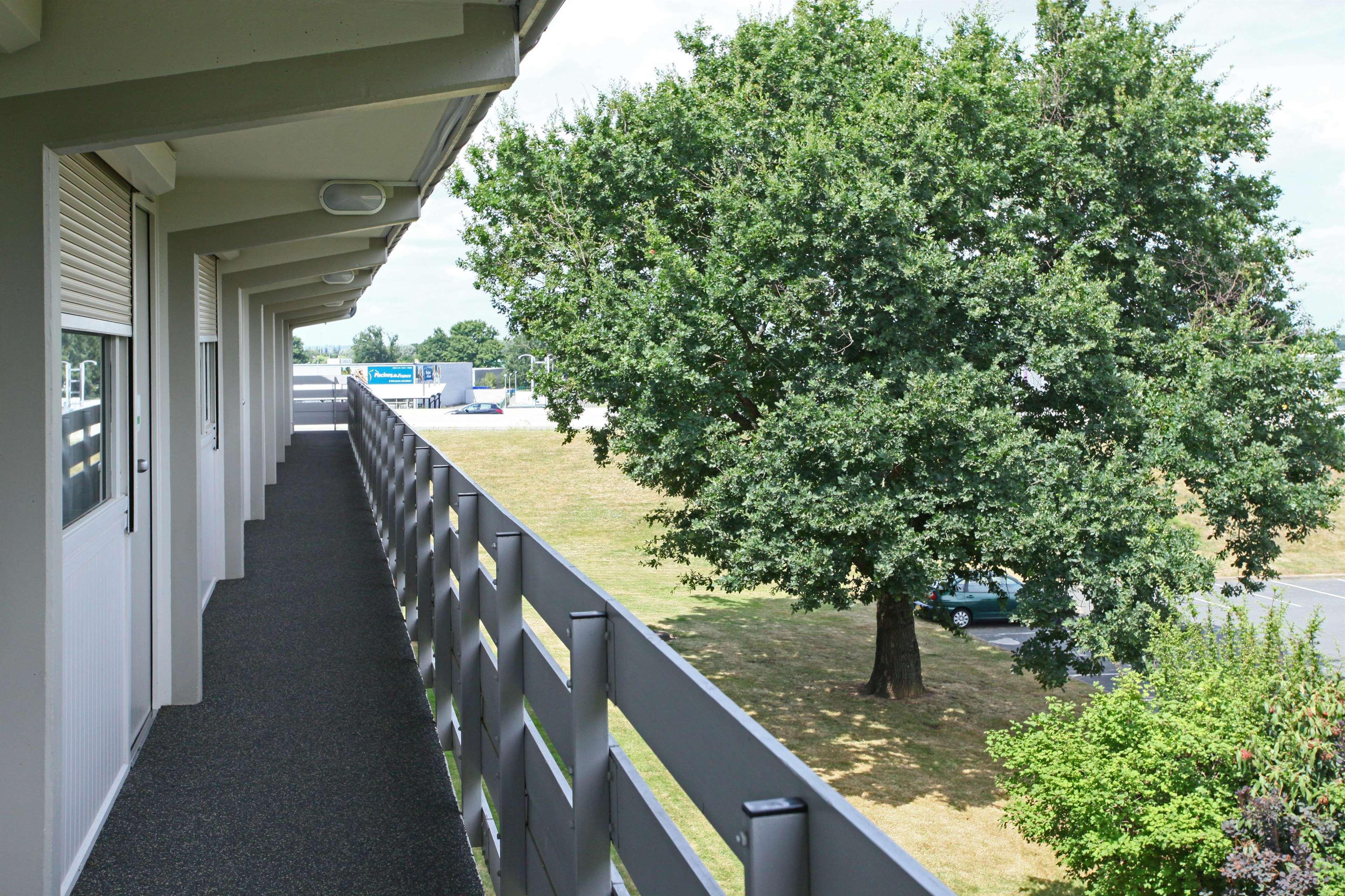 Campanile Angers Ouest - Beaucouze Hotel Exterior photo